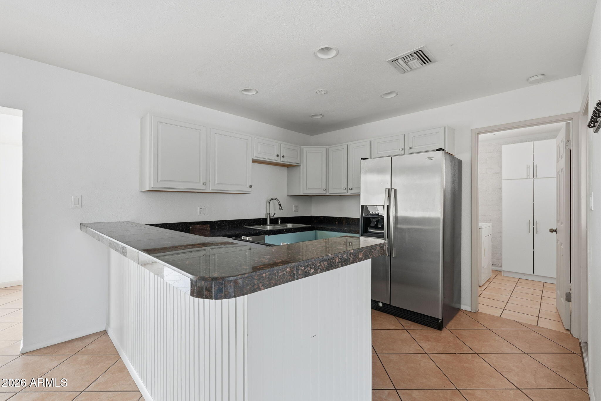 222 W IVYGLEN Street