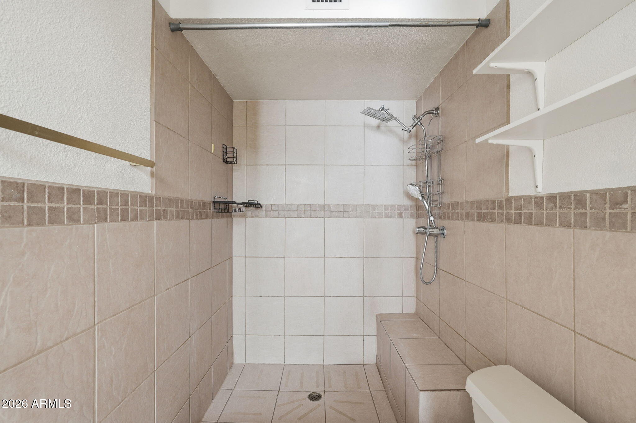 222 W IVYGLEN Street