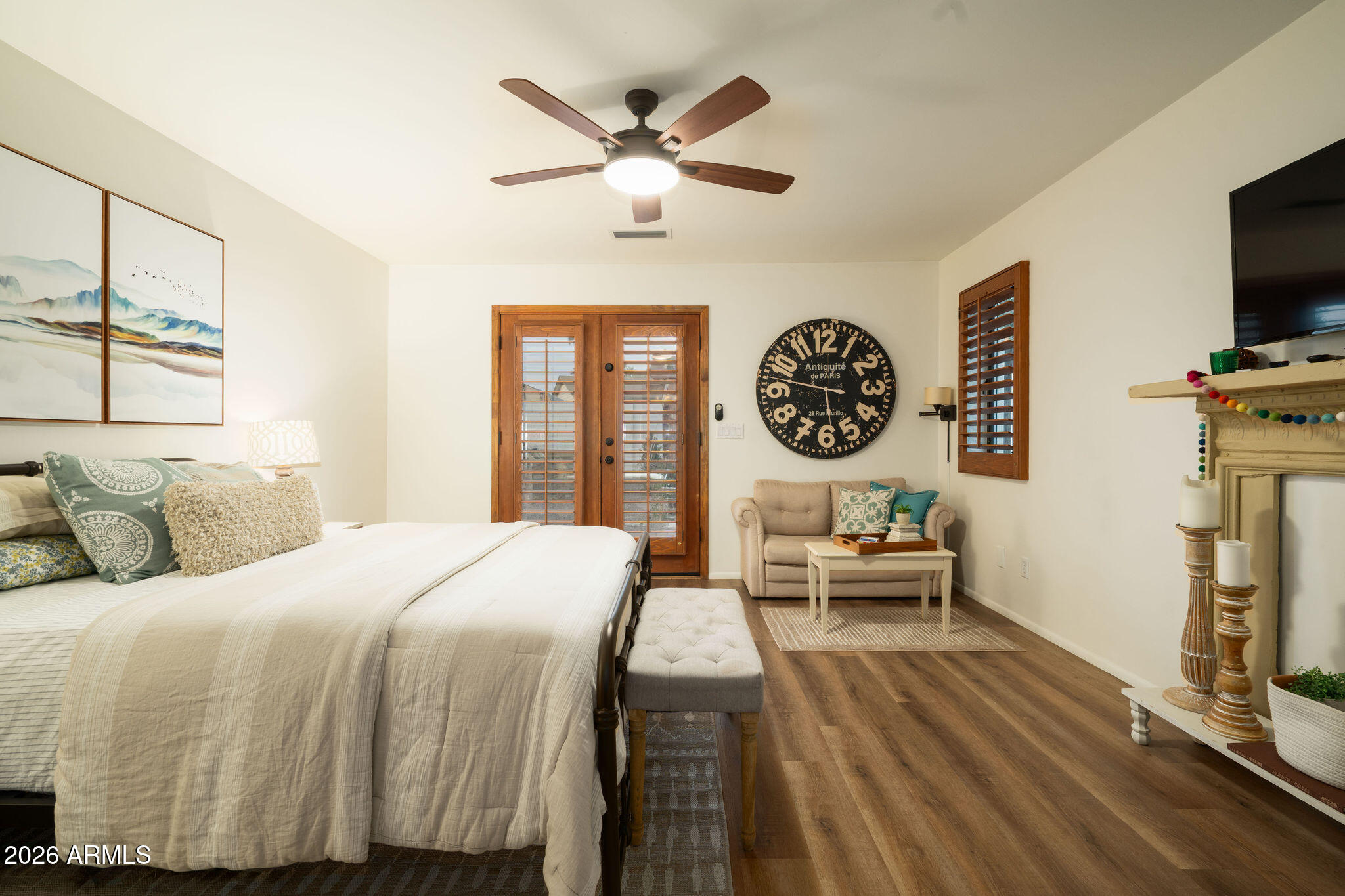 1222 E MYRTLE Avenue