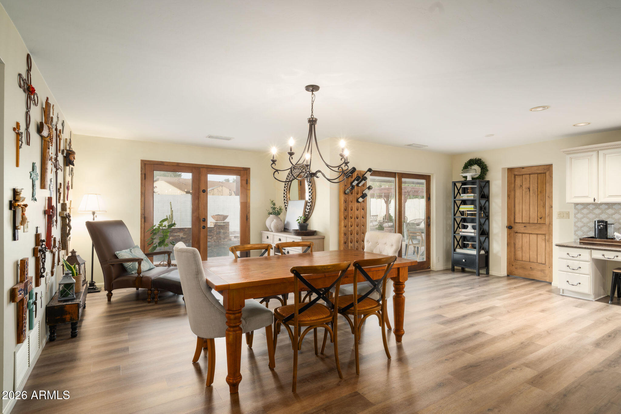 1222 E MYRTLE Avenue