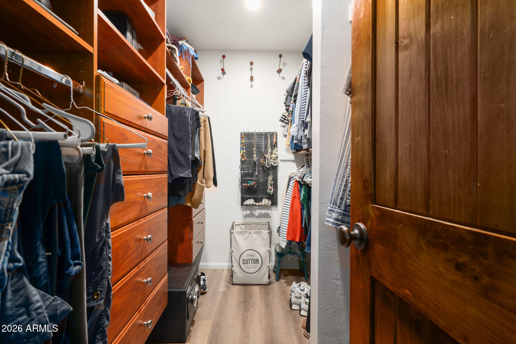 1222 E MYRTLE Avenue