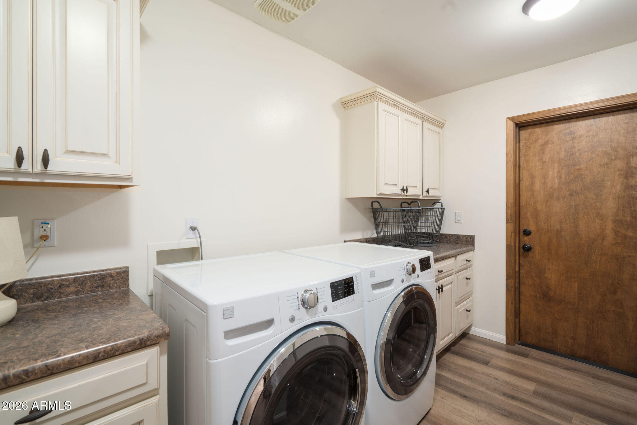 1222 E MYRTLE Avenue