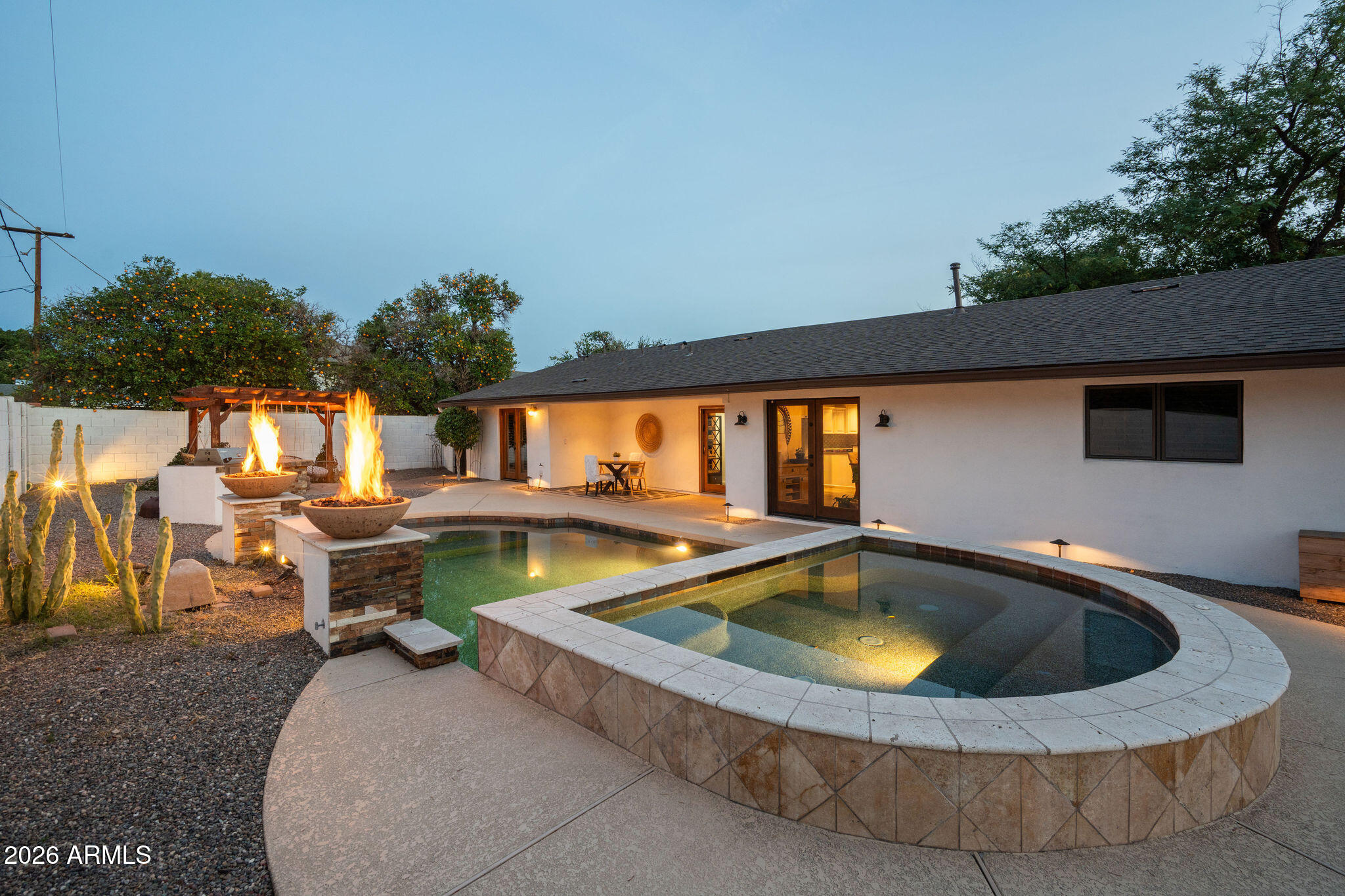 1222 E MYRTLE Avenue