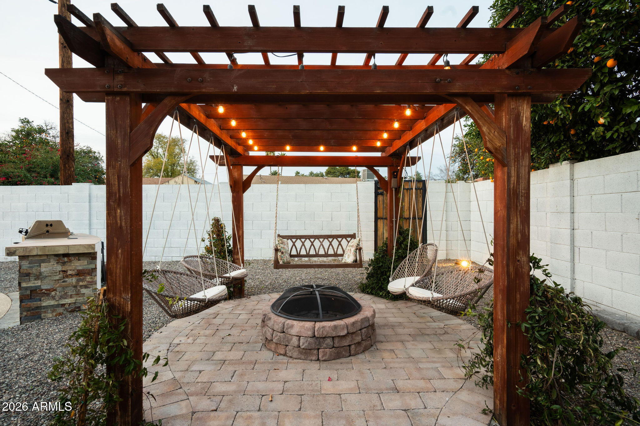 1222 E MYRTLE Avenue