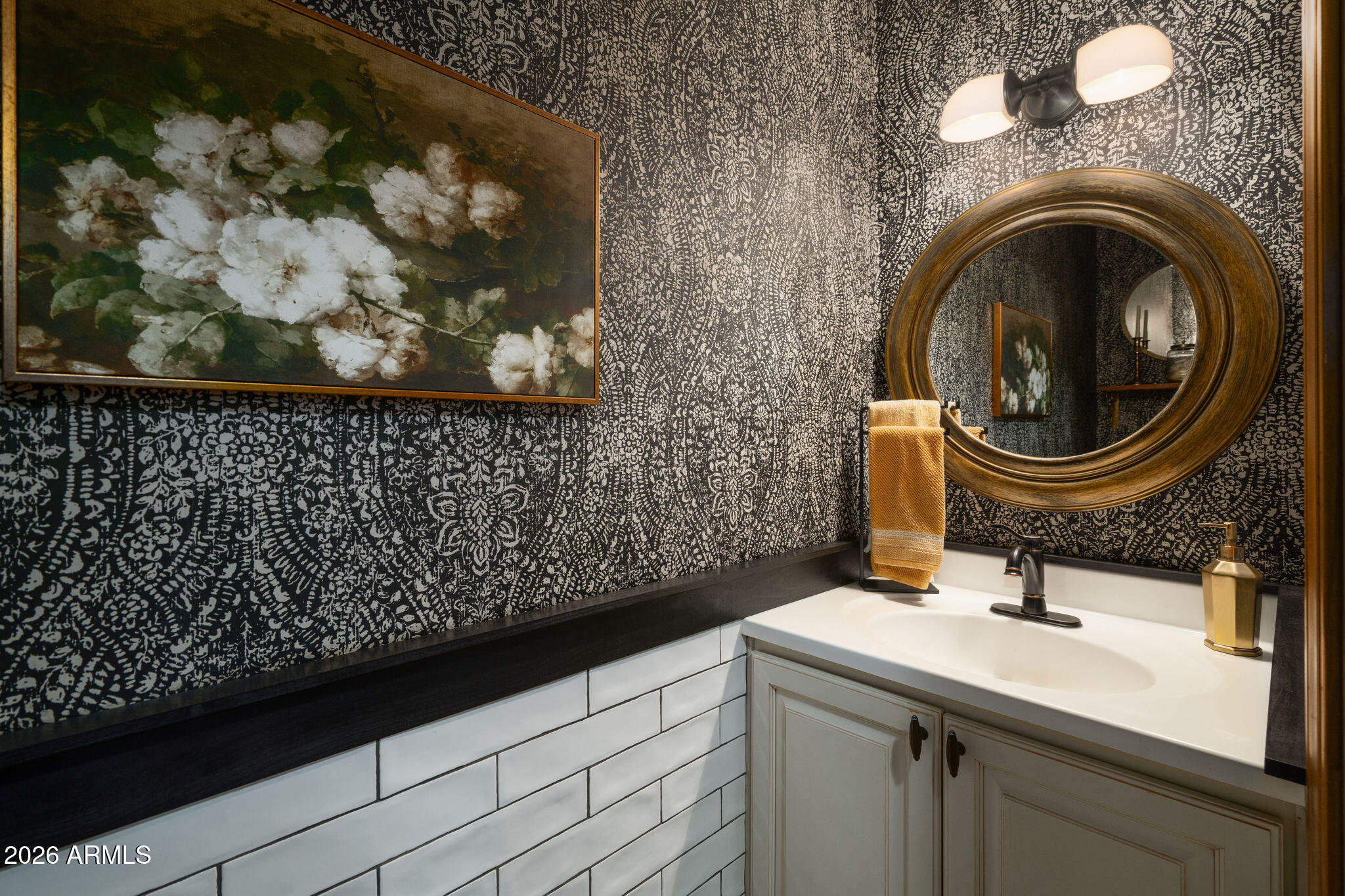 1222 E MYRTLE Avenue