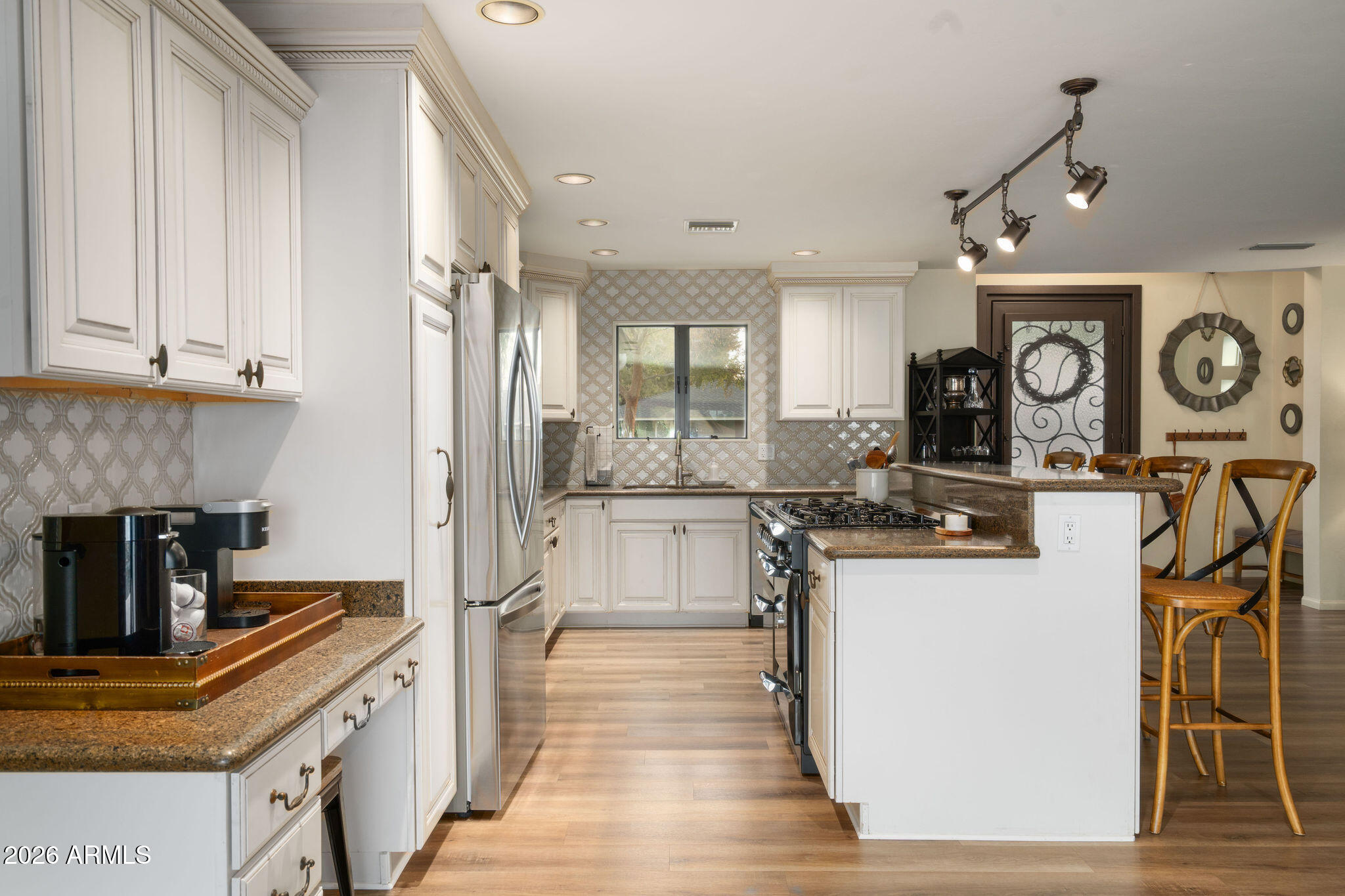 1222 E MYRTLE Avenue