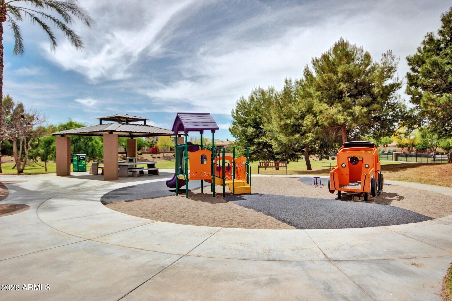 43924 W MCCLELLAND Drive