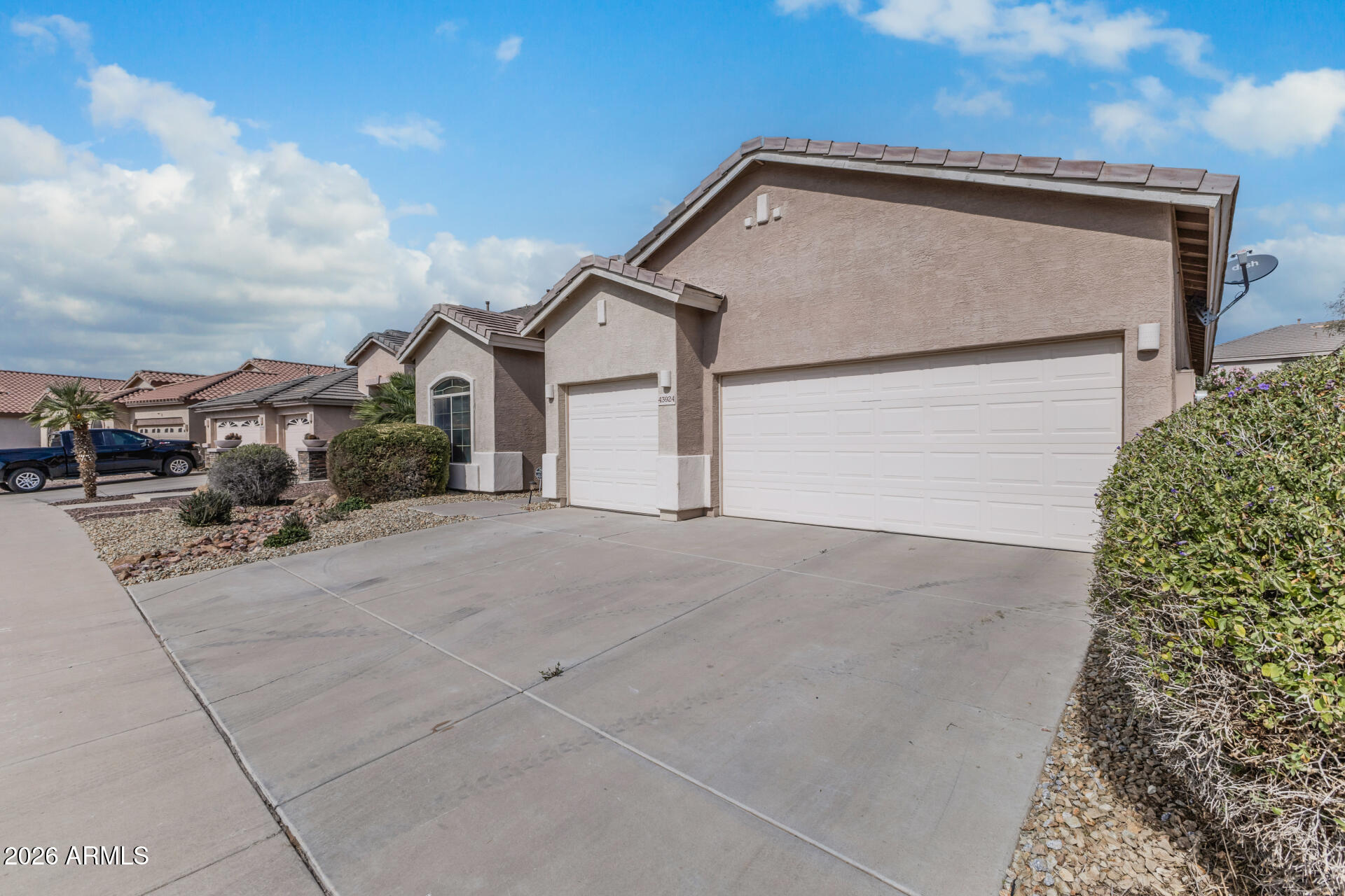 43924 W MCCLELLAND Drive