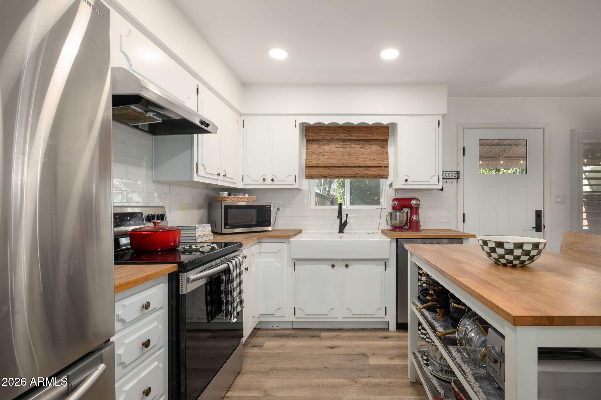 4009 E CAMPBELL Avenue