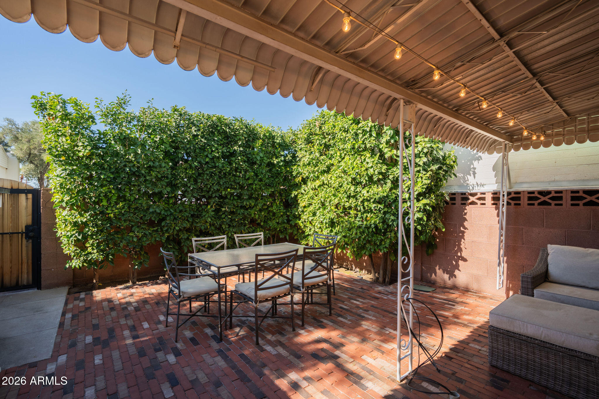 4009 E CAMPBELL Avenue