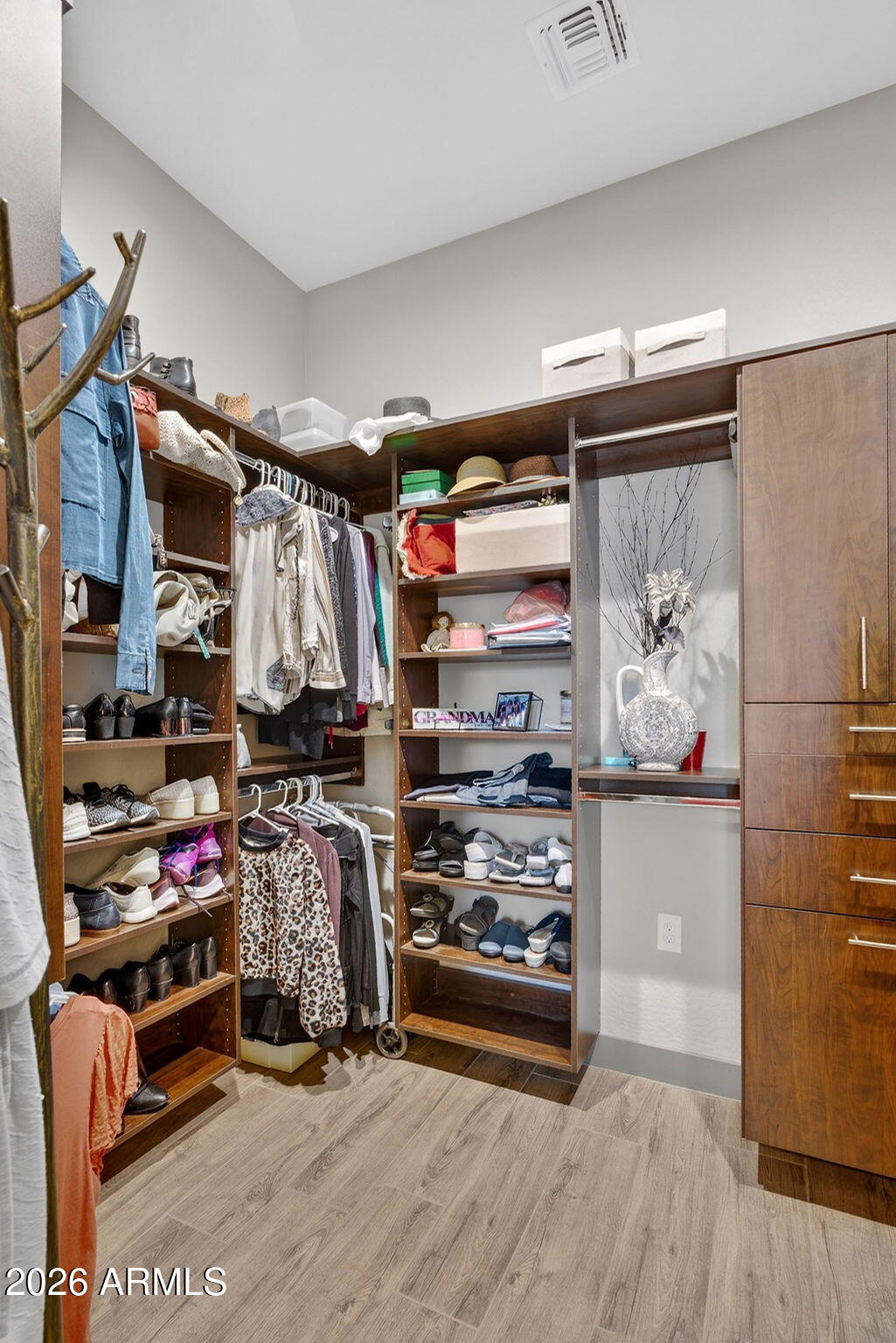 4238 E SKOUSEN Street