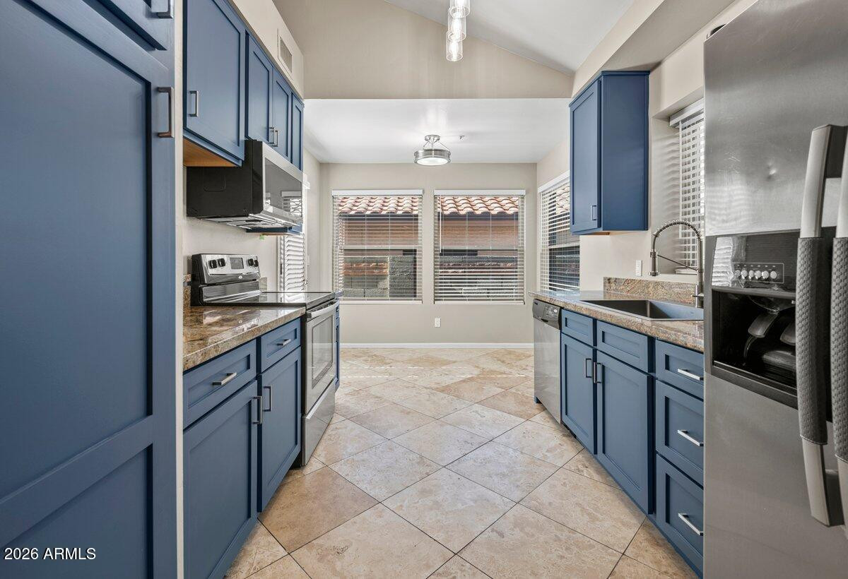 10059 E SHEENA Drive