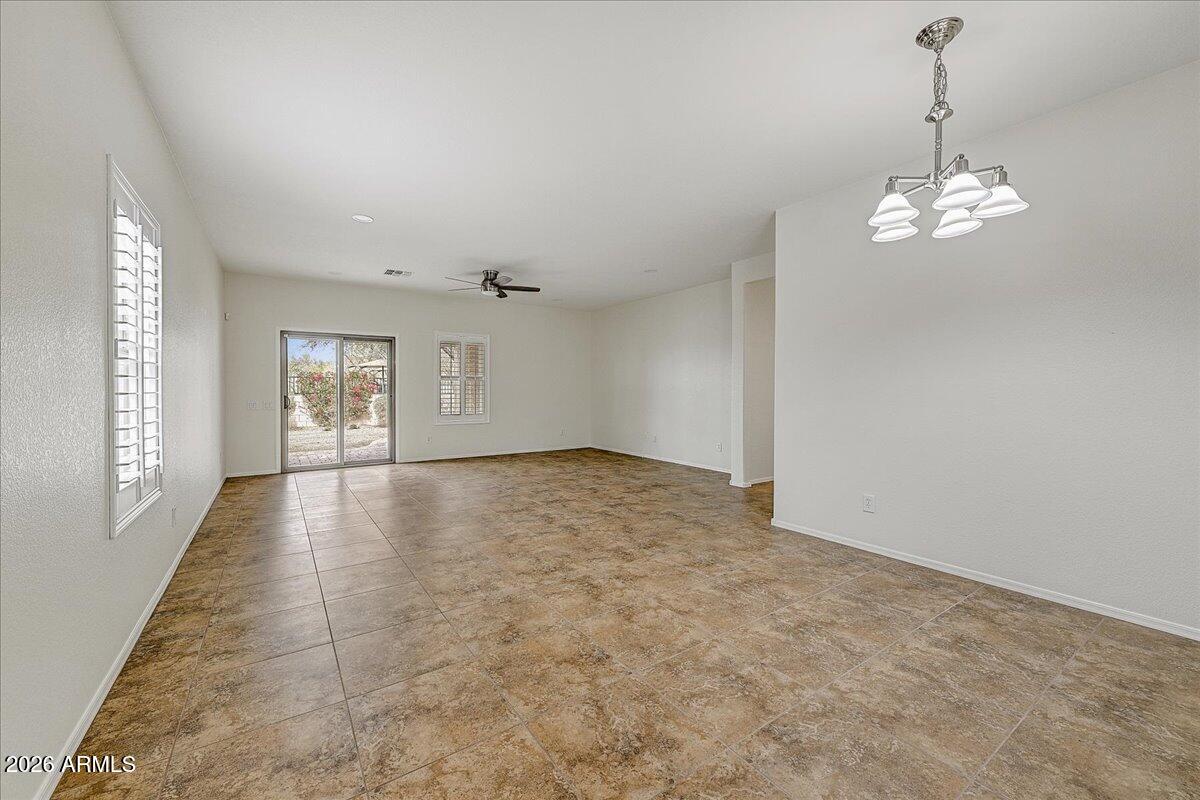 10850 W AVENIDA DEL REY