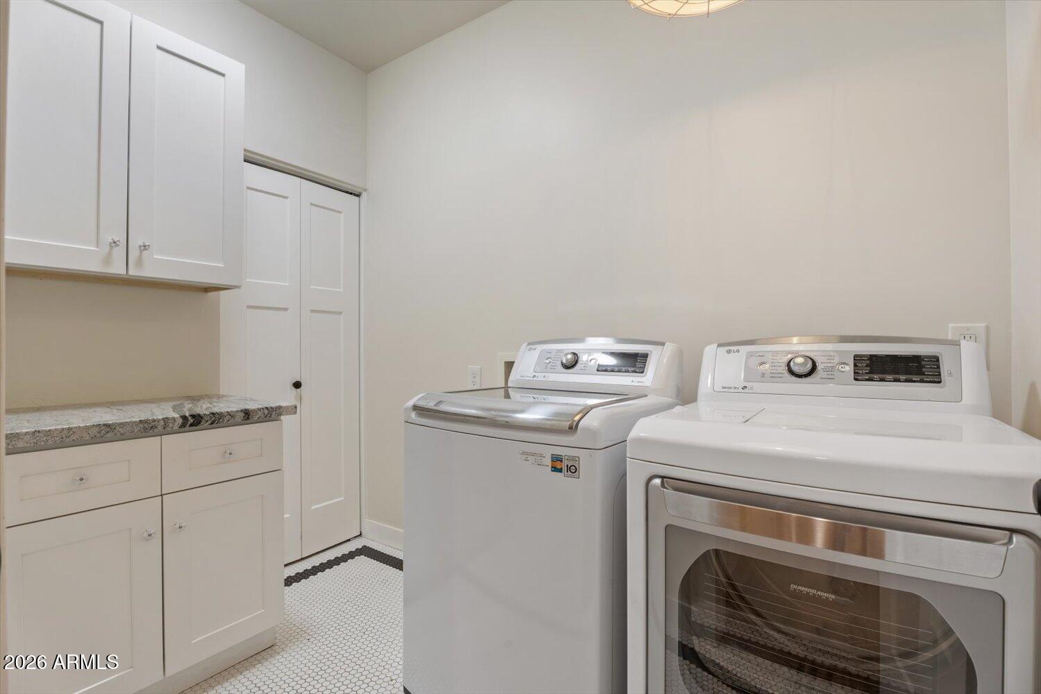 3838 E DEVONSHIRE Avenue