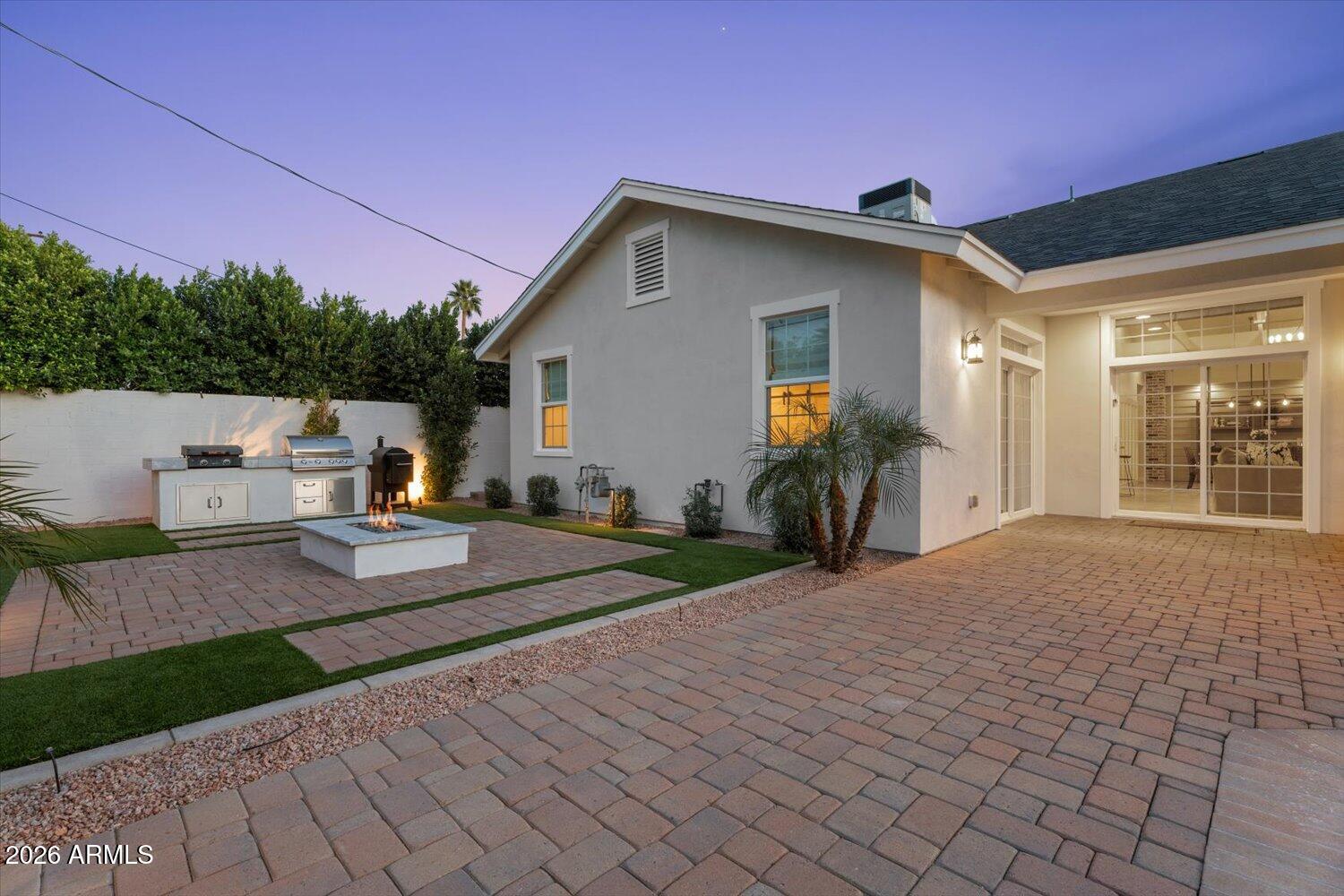 3838 E DEVONSHIRE Avenue