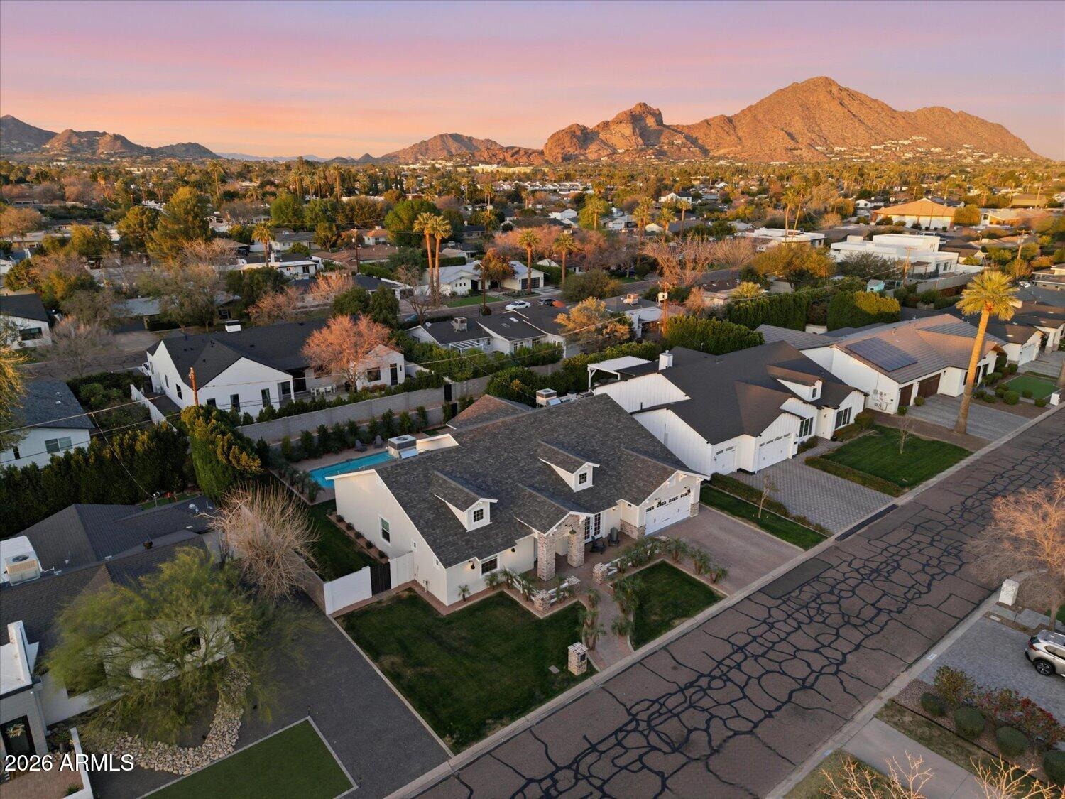 3838 E DEVONSHIRE Avenue