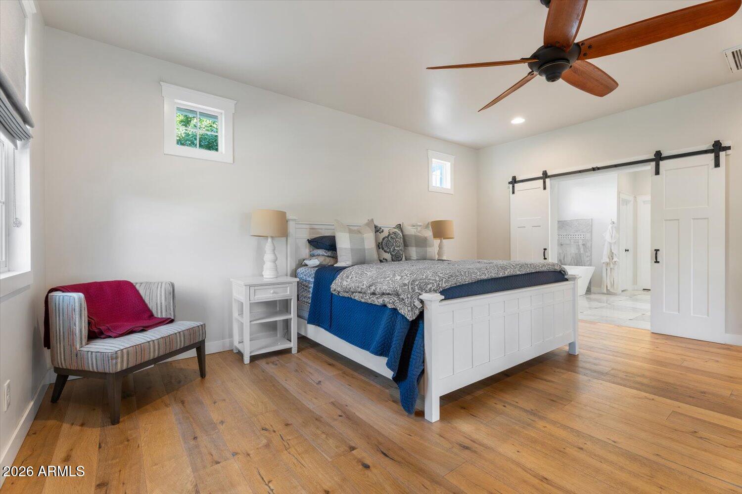 3838 E DEVONSHIRE Avenue