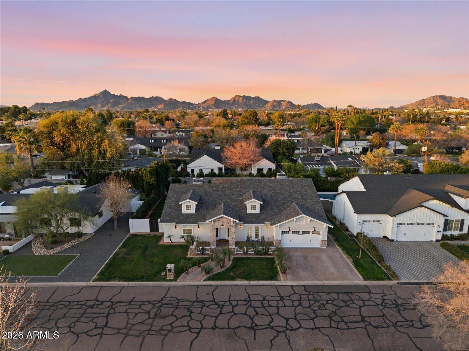 3838 E DEVONSHIRE Avenue