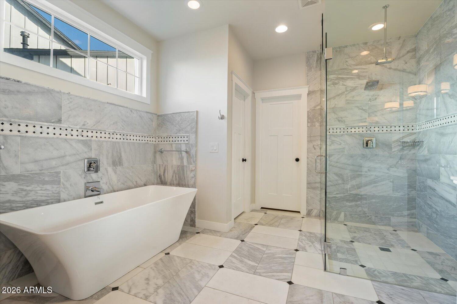 3838 E DEVONSHIRE Avenue