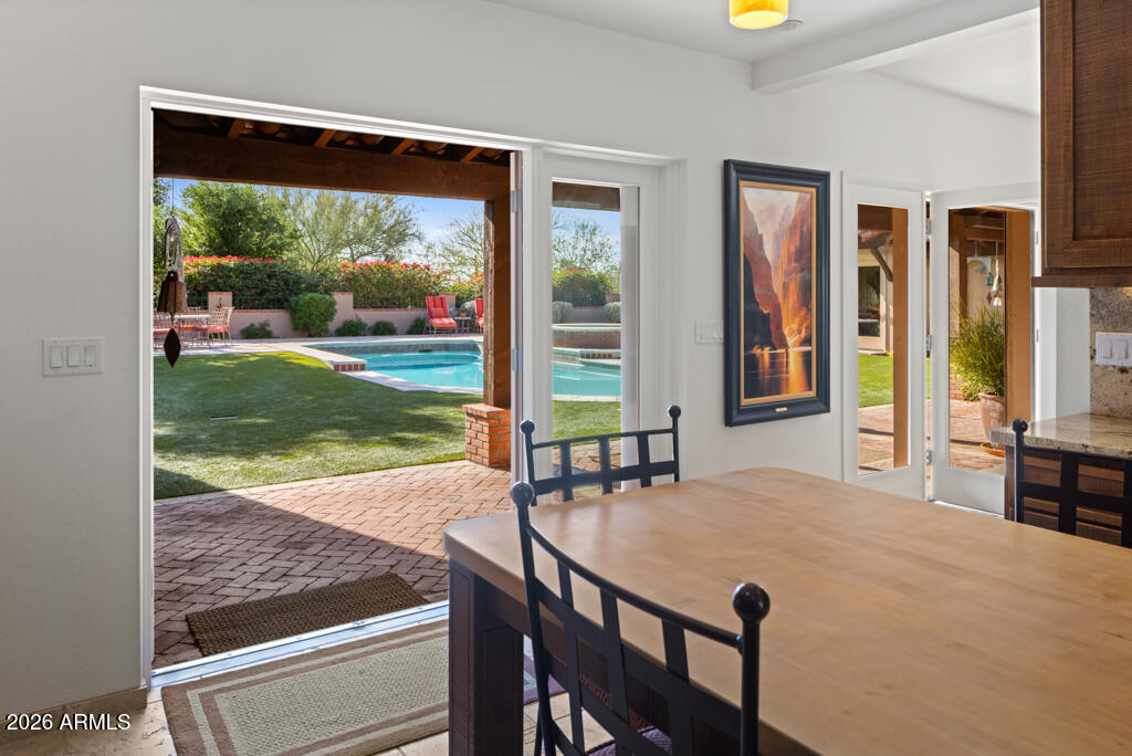 5102 N SADDLE ROCK Lane