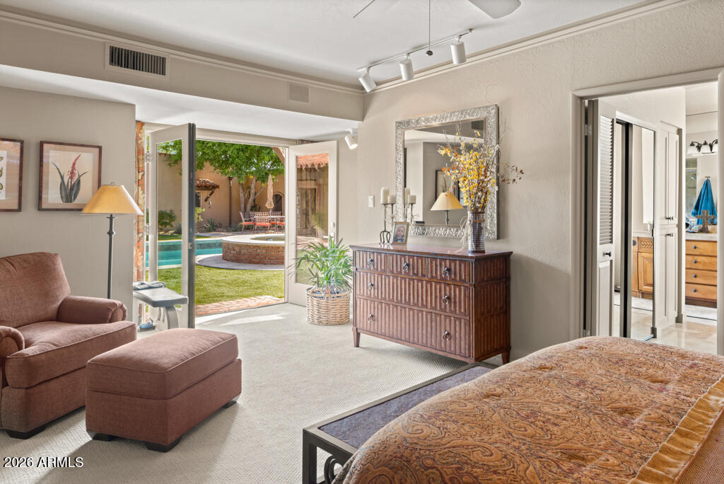 5102 N SADDLE ROCK Lane