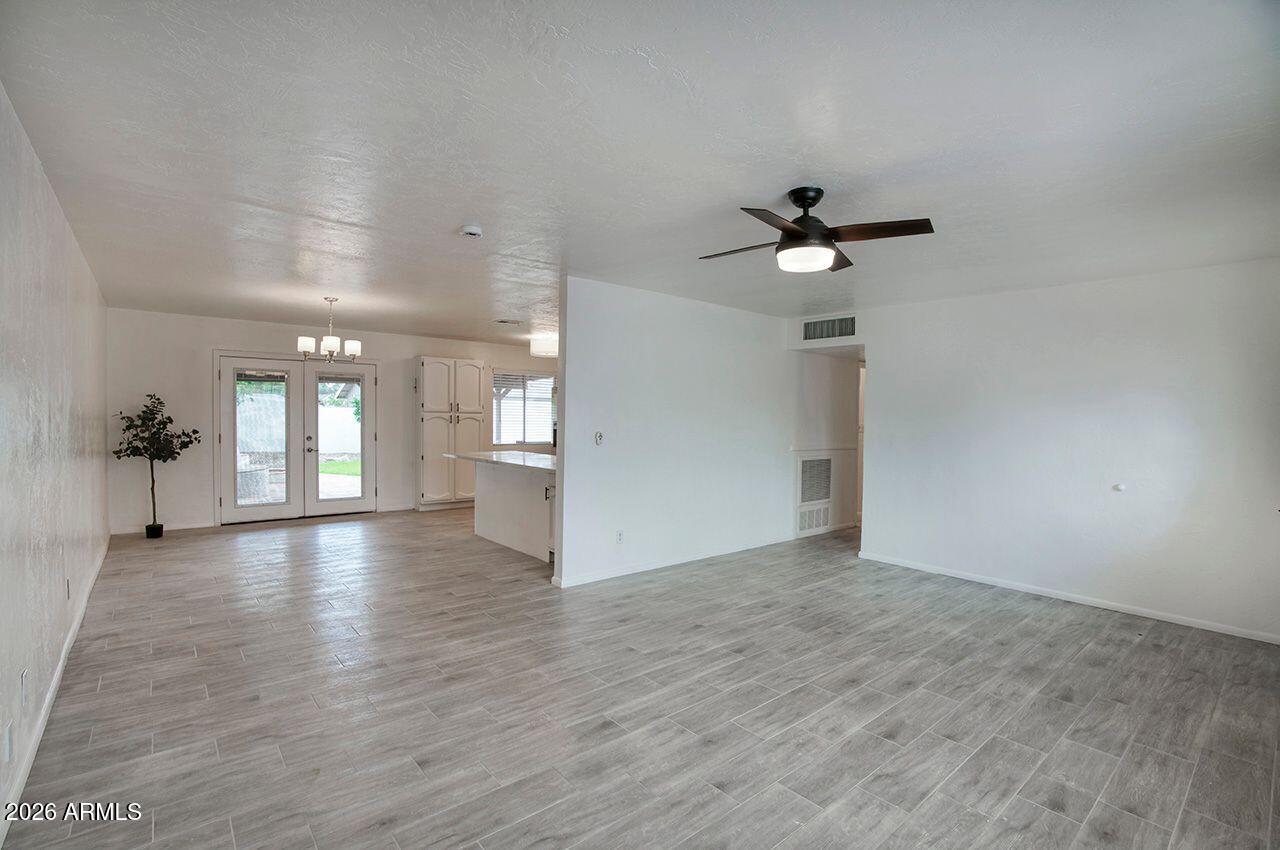 8701 E BONNIE ROSE Avenue