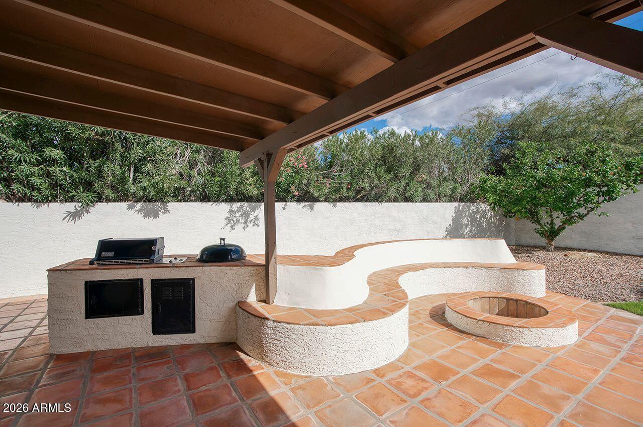 8701 E BONNIE ROSE Avenue