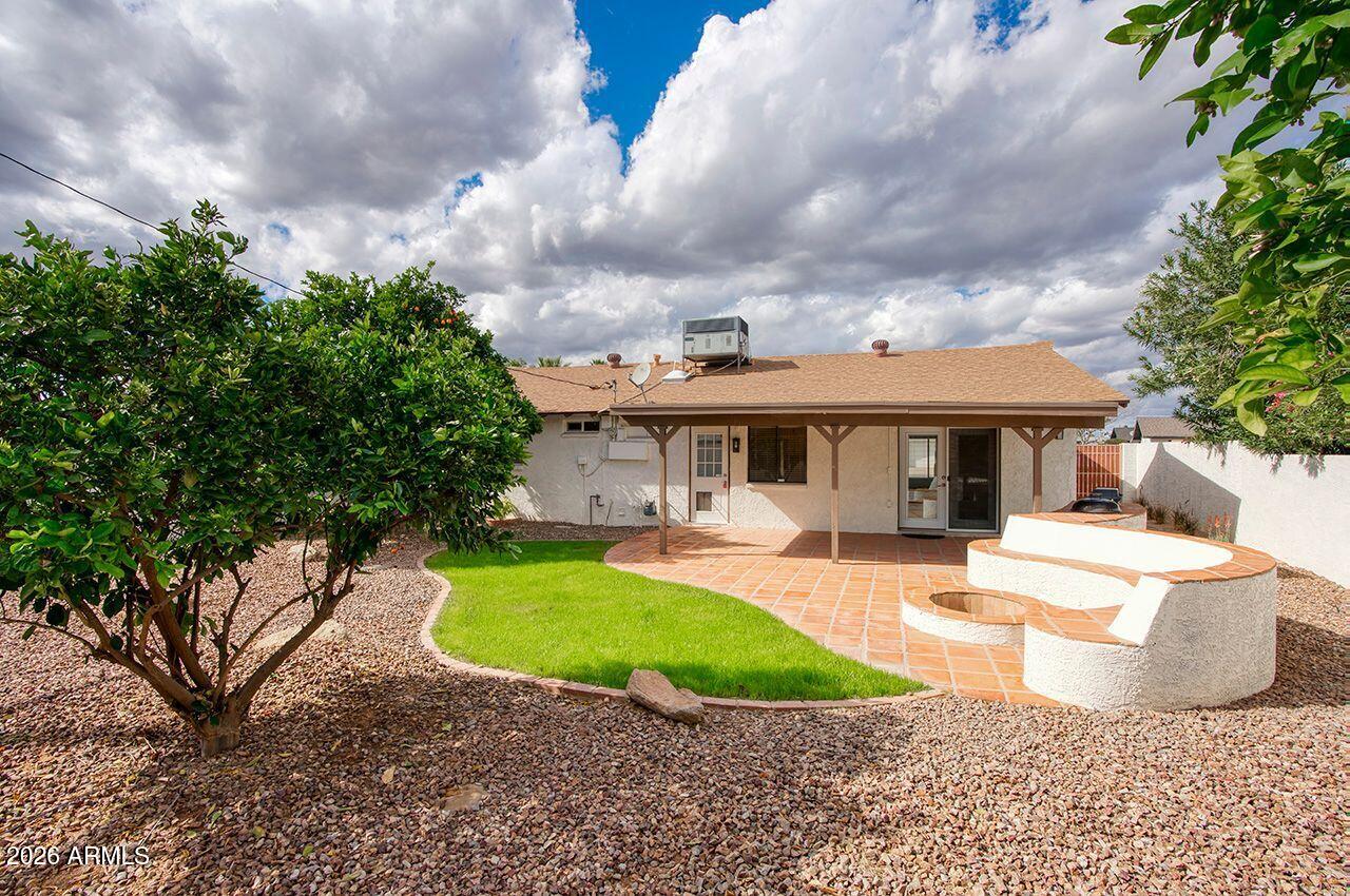 8701 E BONNIE ROSE Avenue