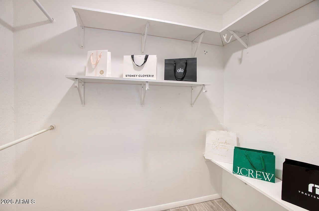 8701 E BONNIE ROSE Avenue