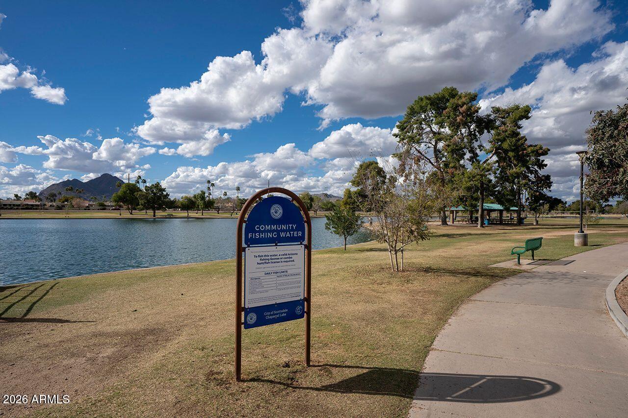 8701 E BONNIE ROSE Avenue