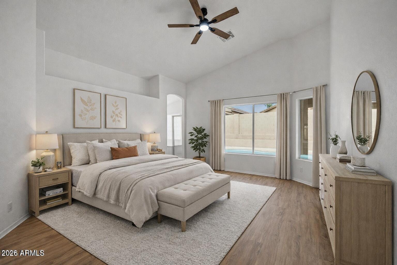 1040 E AMBERWOOD Drive