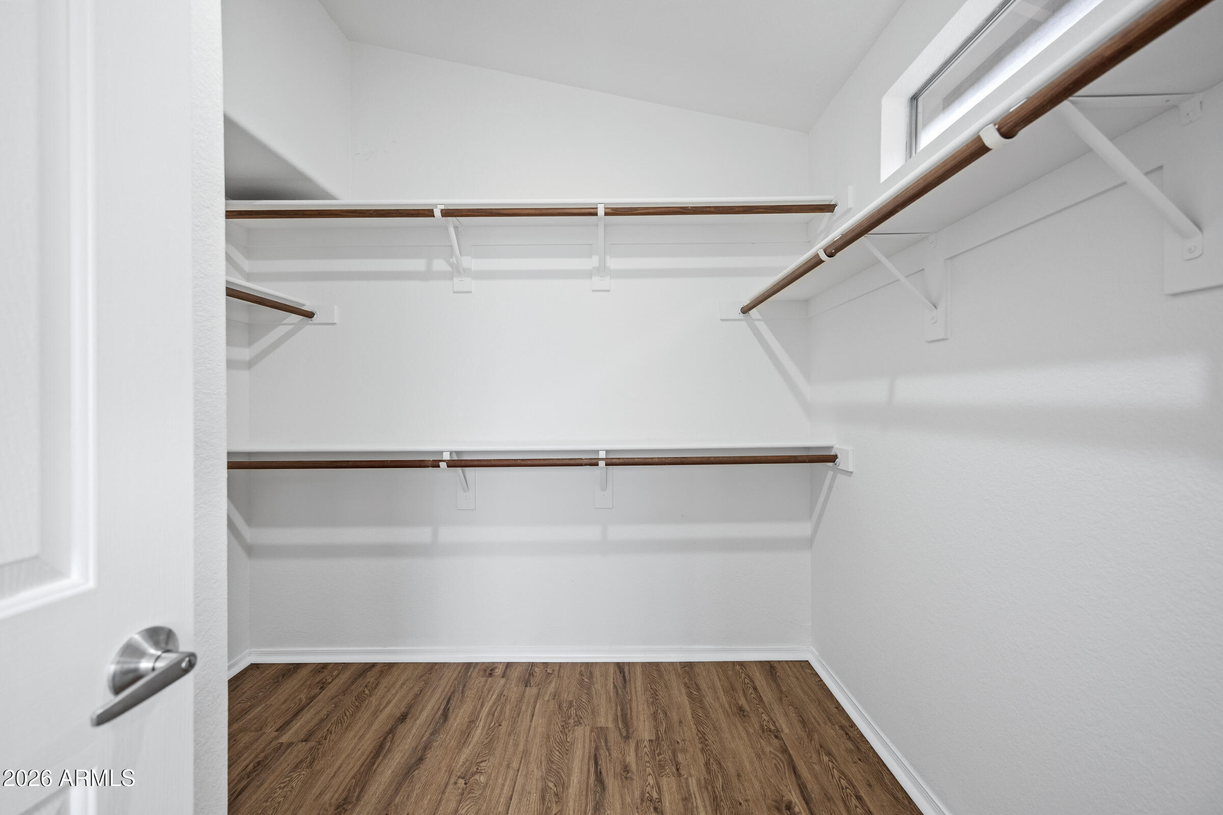 1040 E AMBERWOOD Drive