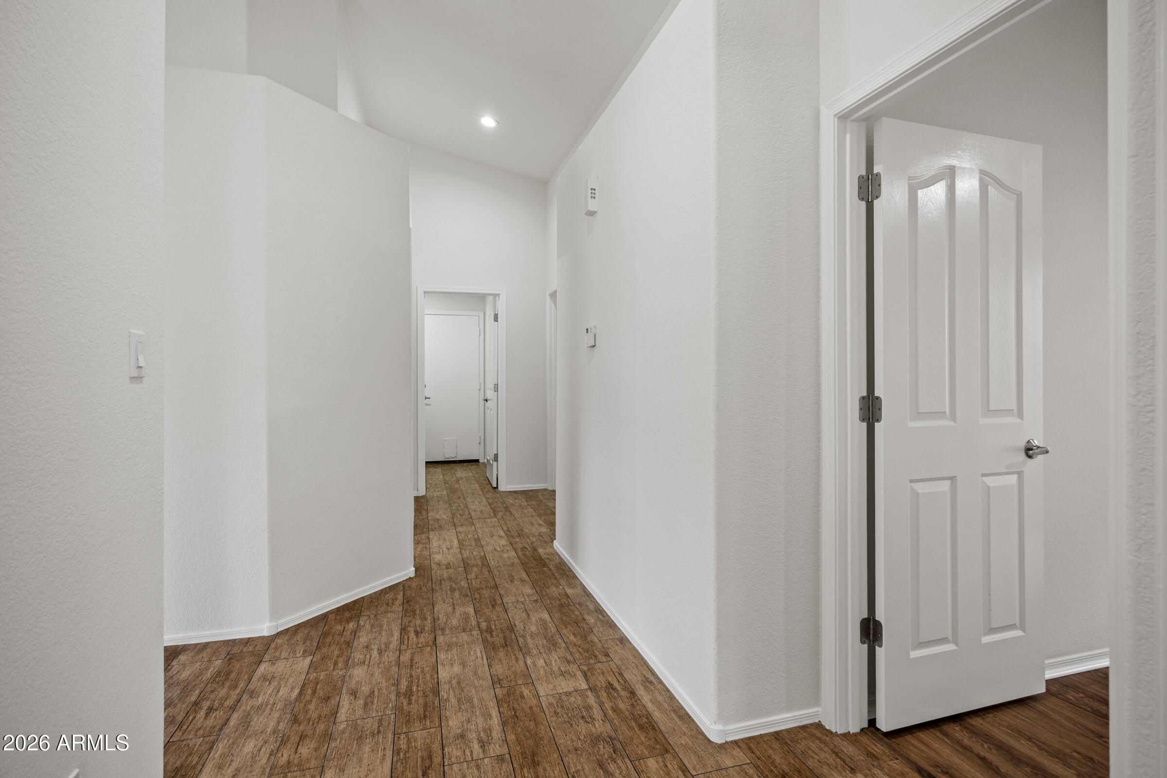 1040 E AMBERWOOD Drive