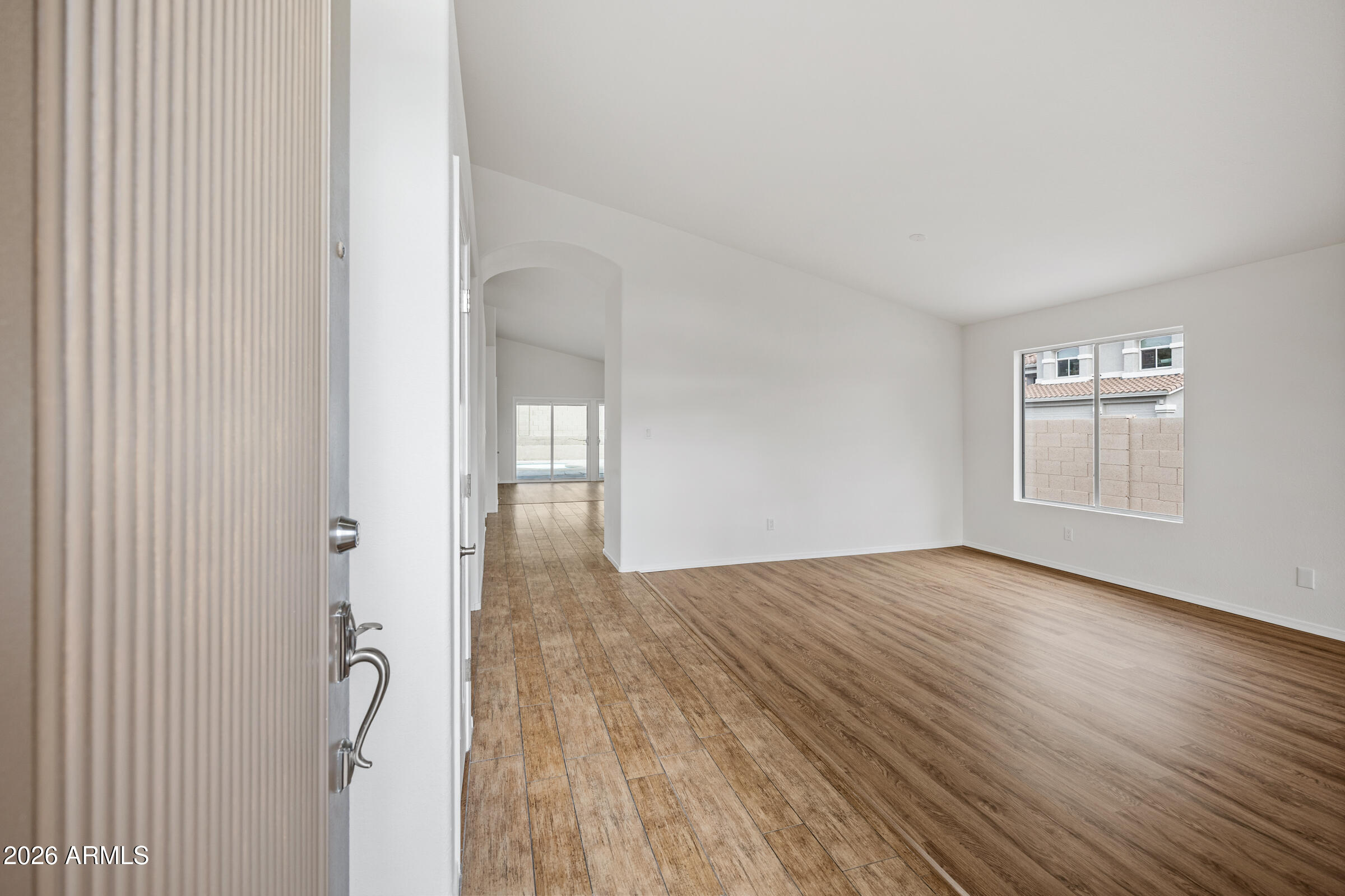 1040 E AMBERWOOD Drive