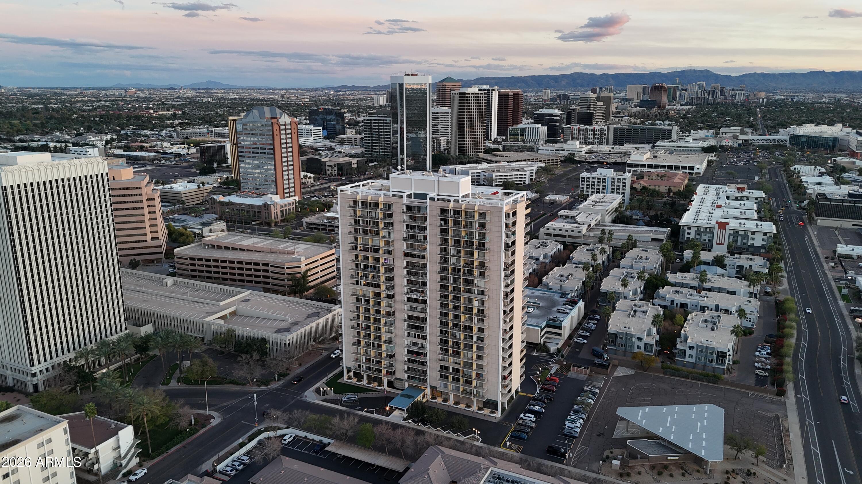 207 W CLARENDON Avenue F6