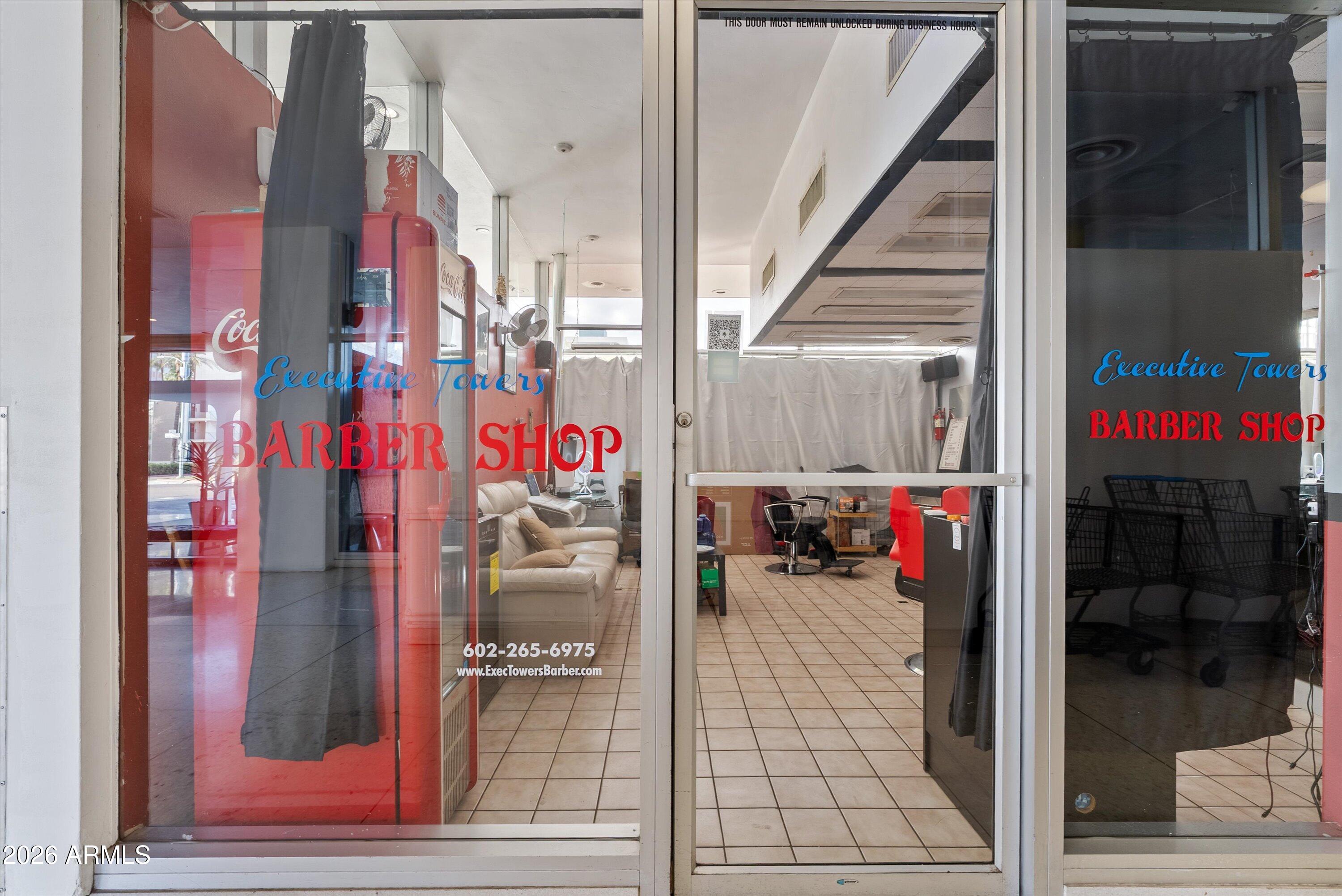 207 W CLARENDON Avenue F6