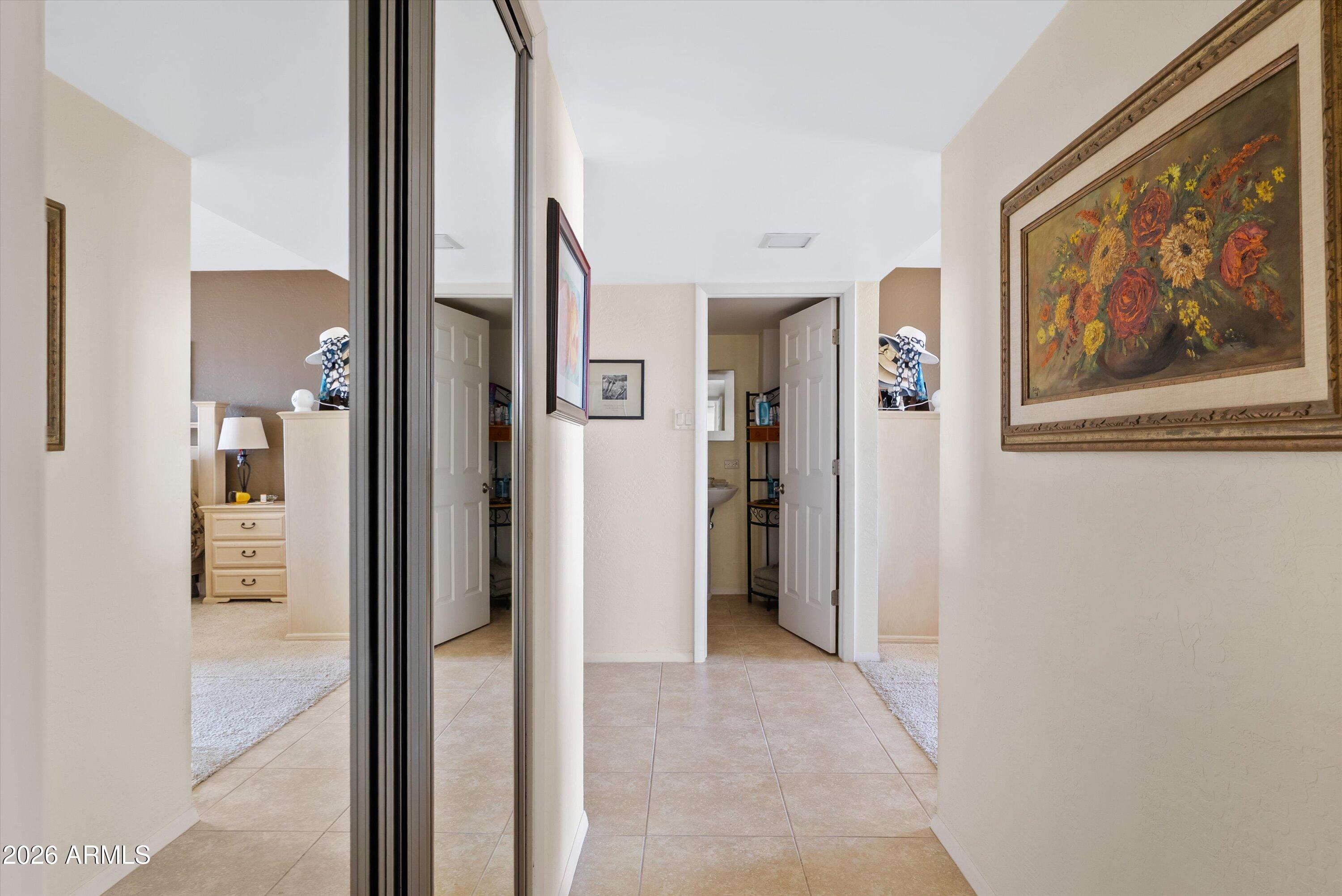 207 W CLARENDON Avenue F6