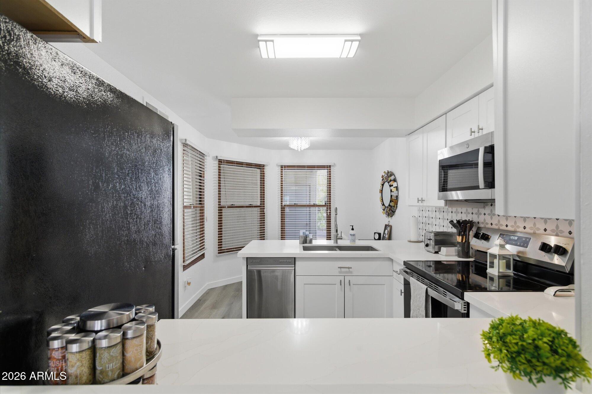 1125 W PASADENA Avenue 2