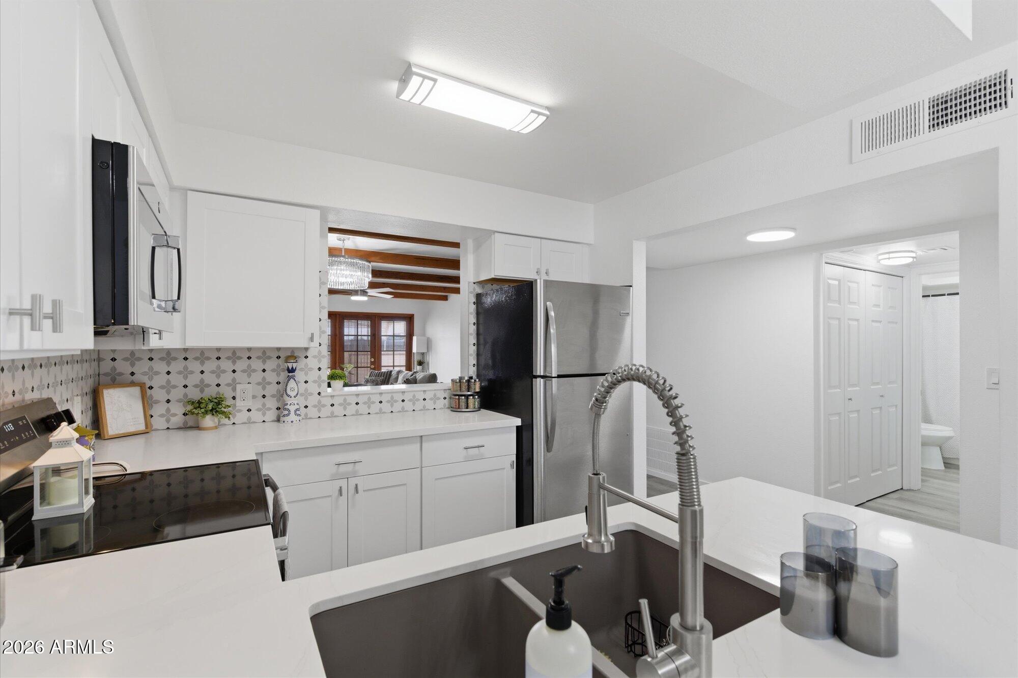 1125 W PASADENA Avenue 2