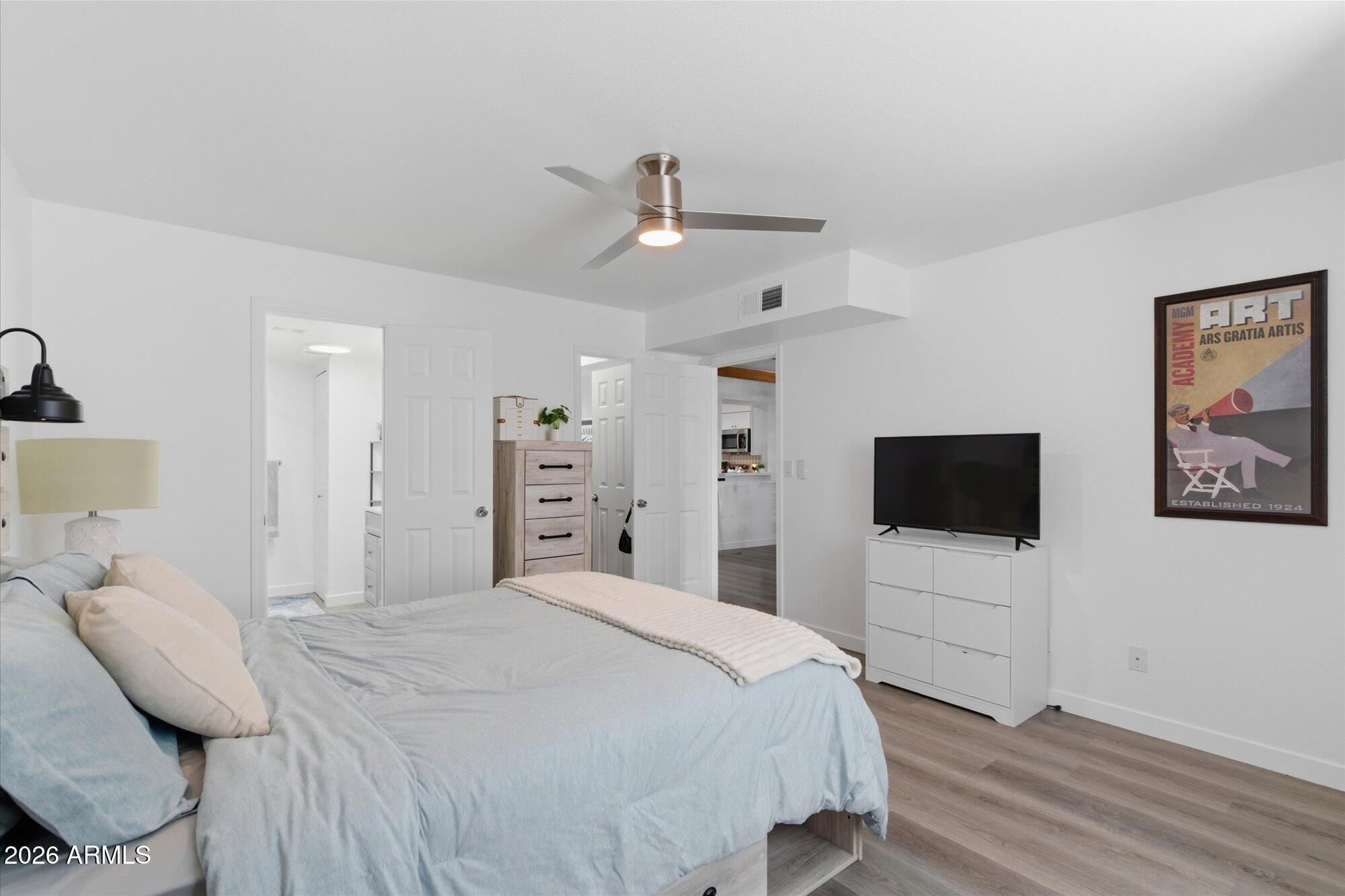 1125 W PASADENA Avenue 2