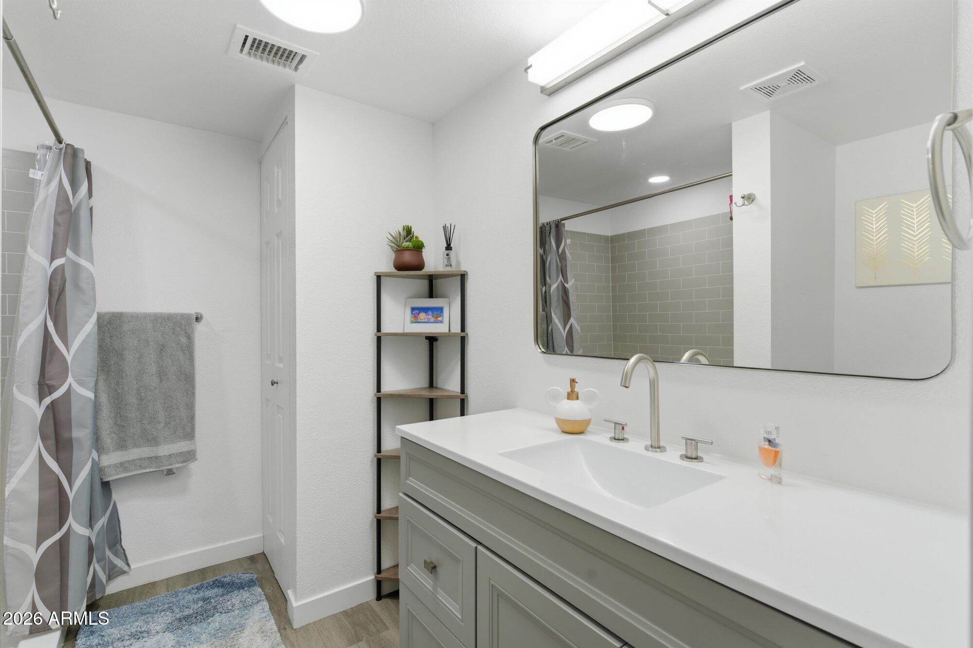 1125 W PASADENA Avenue 2