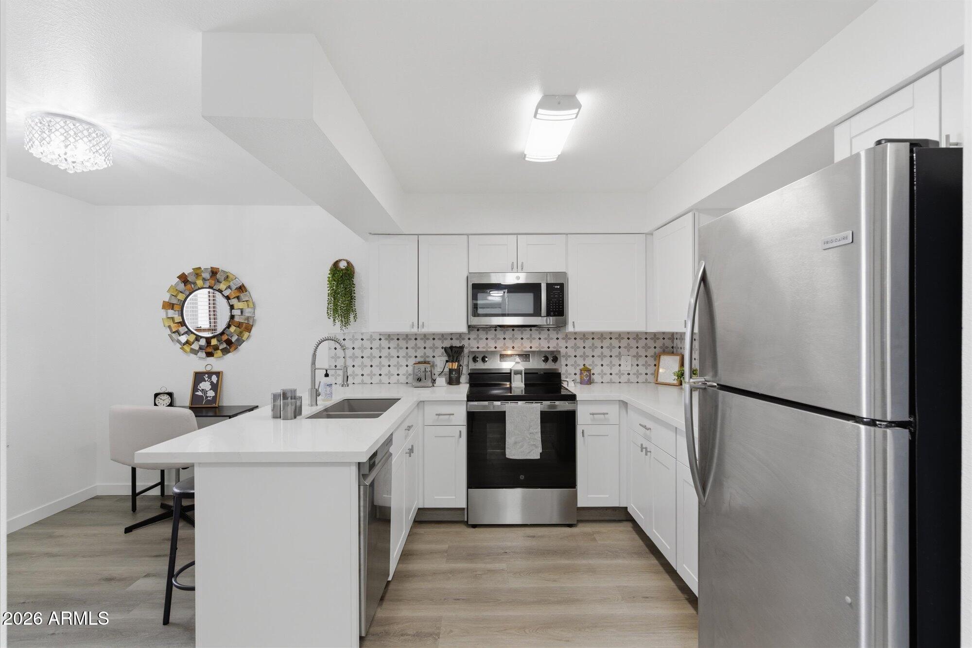 1125 W PASADENA Avenue 2