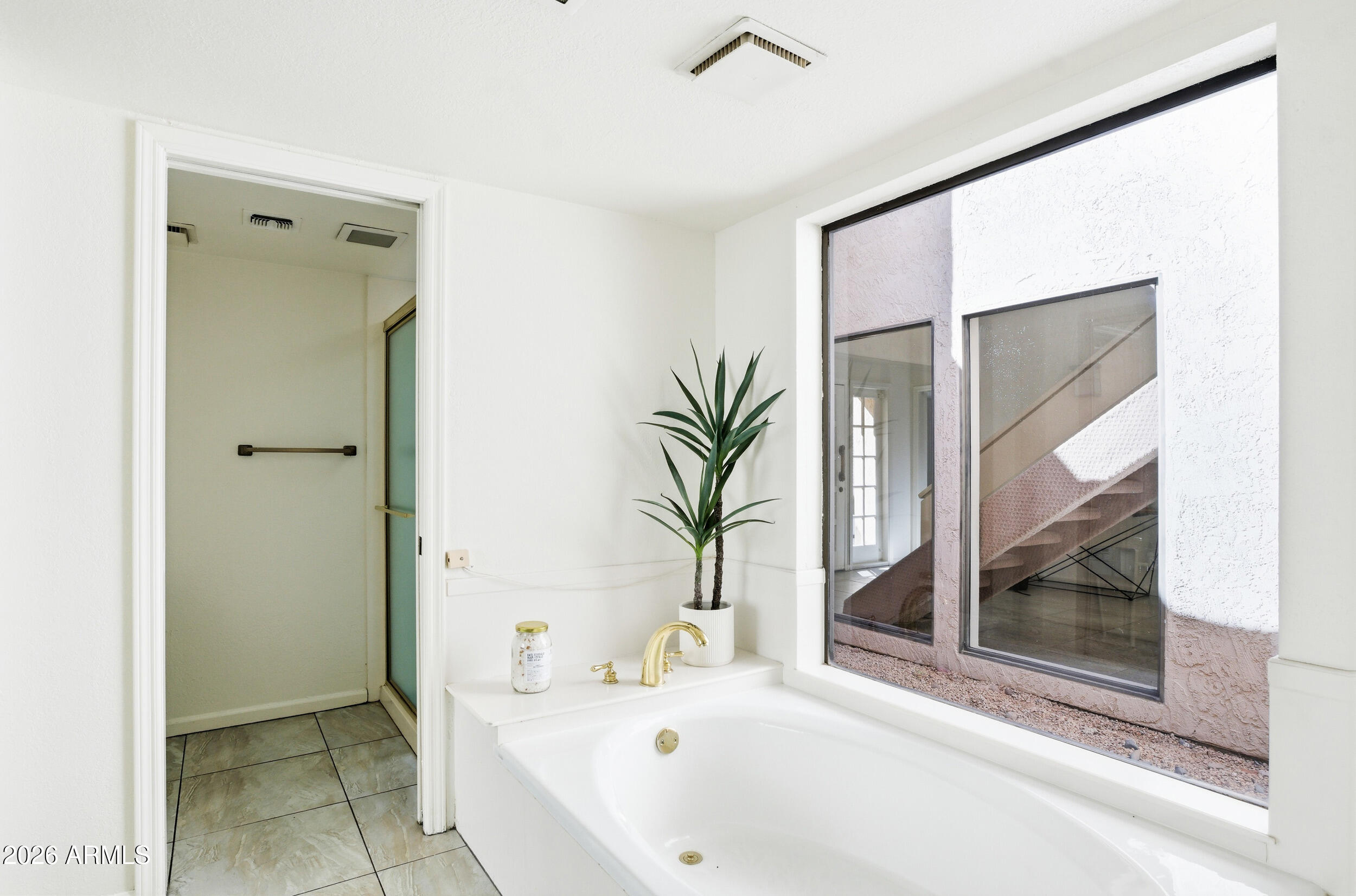 2626 E ARIZONA BILTMORE Circle 19