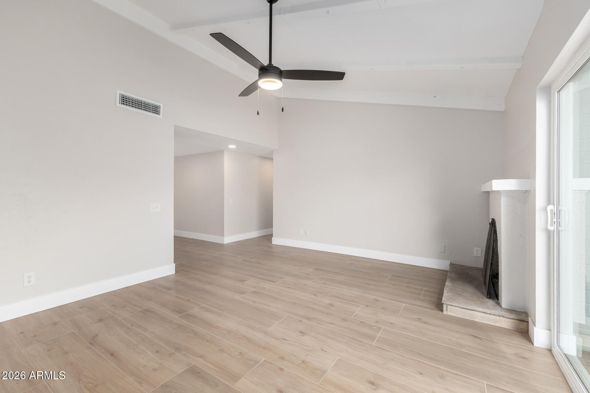 942 E DRIFTWOOD Drive