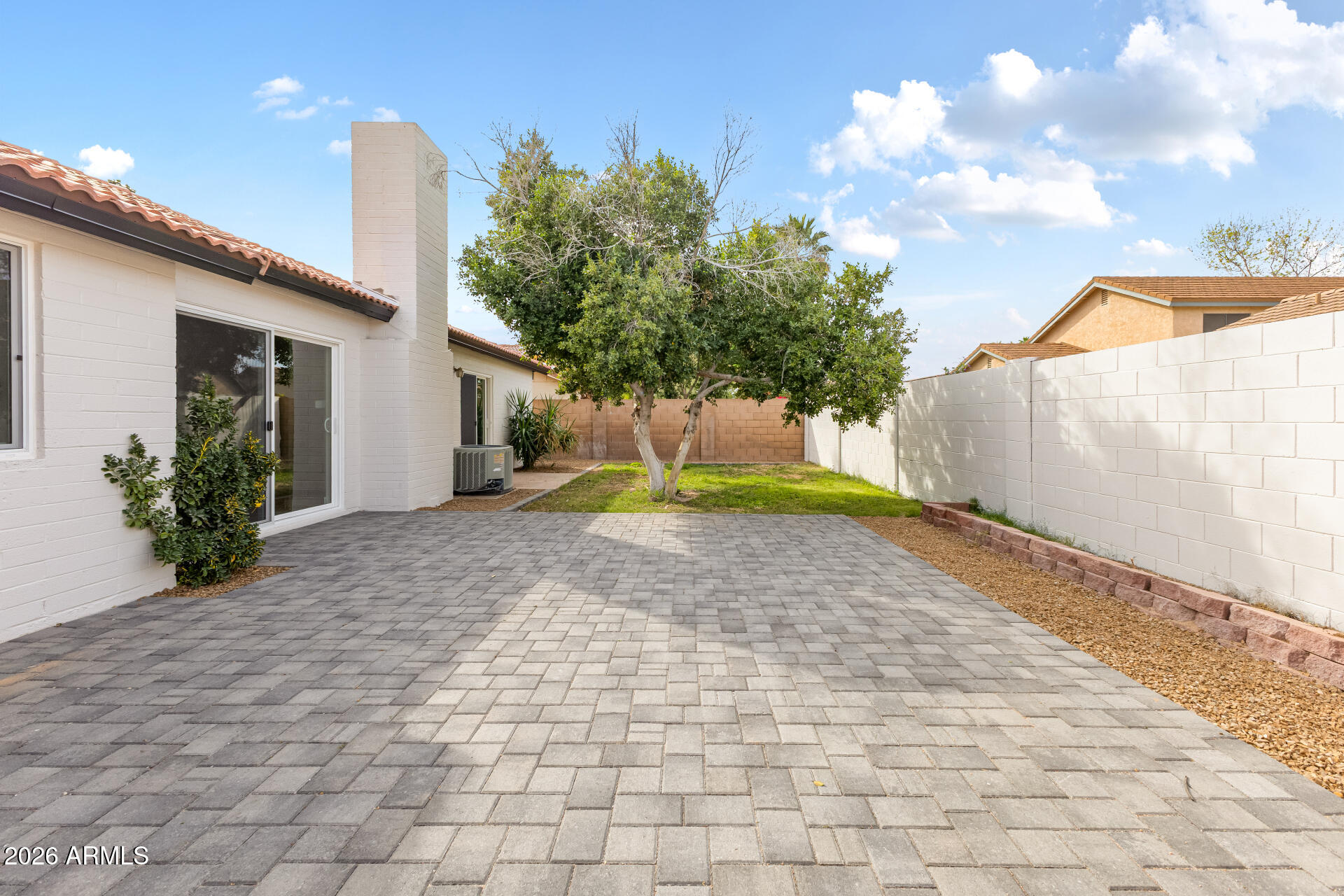 942 E DRIFTWOOD Drive