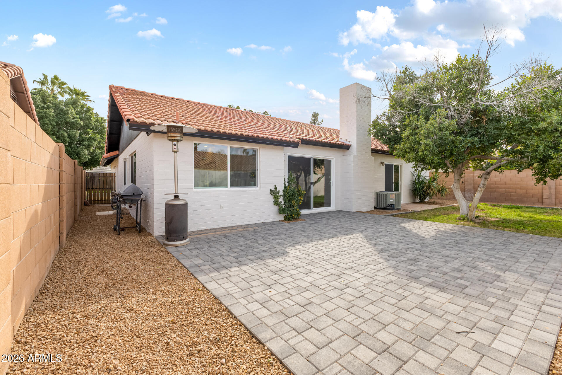 942 E DRIFTWOOD Drive