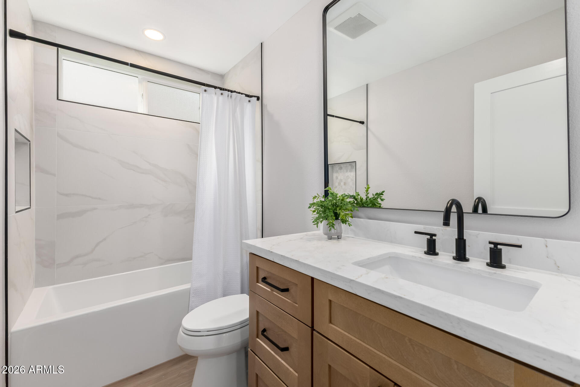 942 E DRIFTWOOD Drive