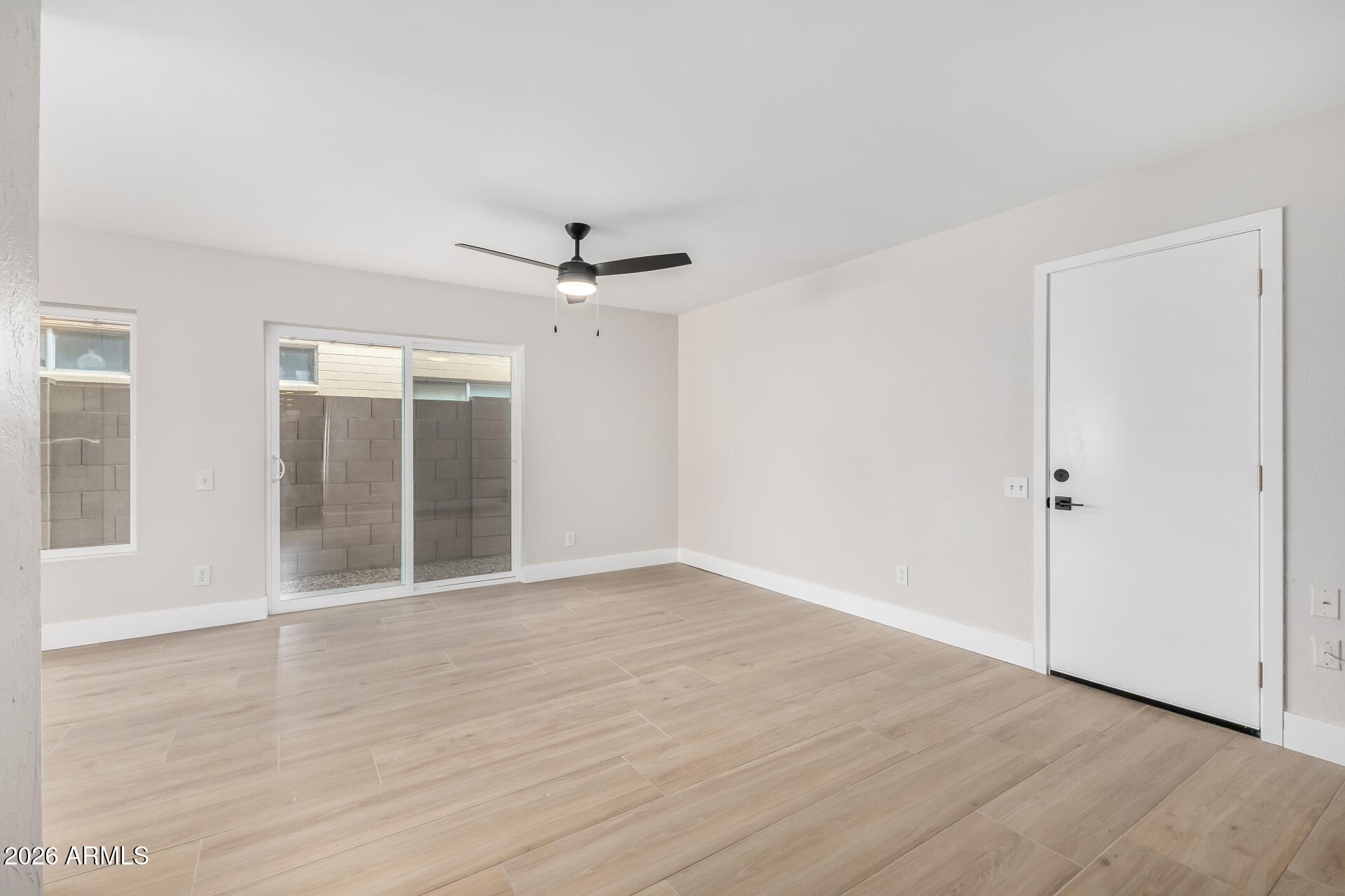 942 E DRIFTWOOD Drive