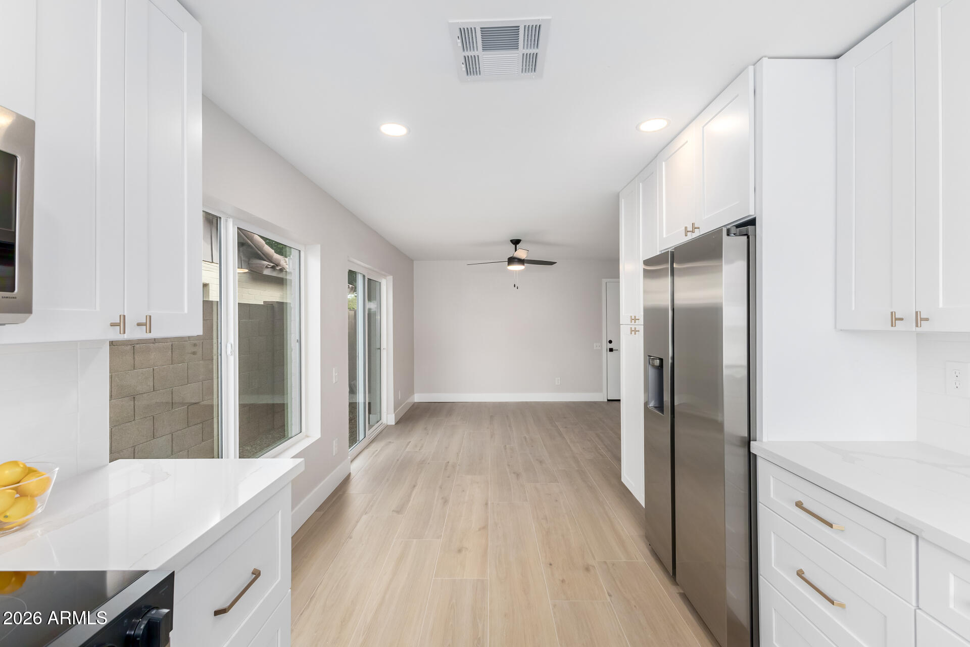 942 E DRIFTWOOD Drive