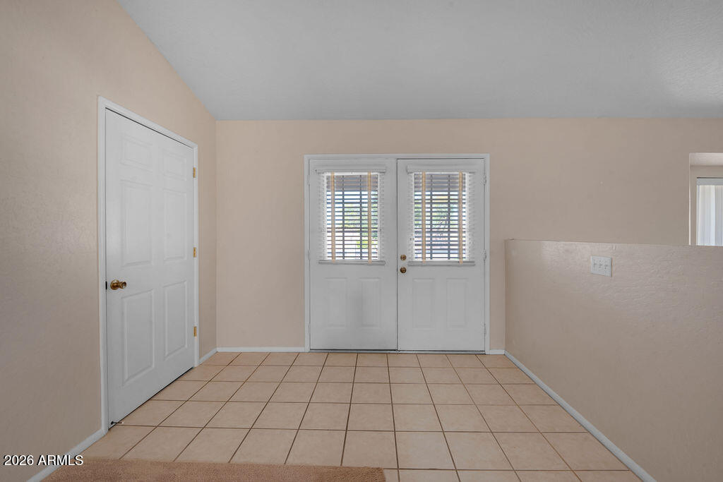 8837 E SUNLAND Avenue